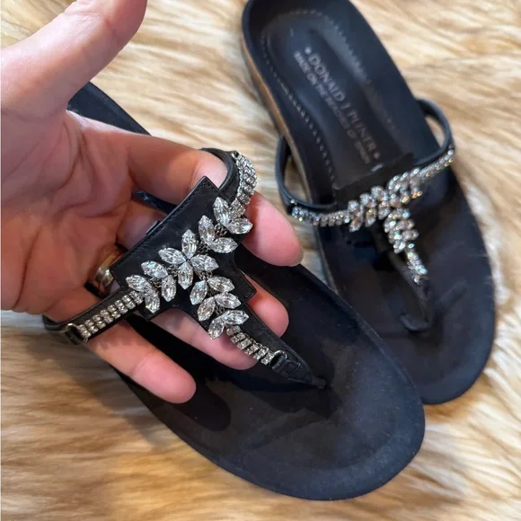 Donald J Pliner rhinestone flip flop - Picture 1 of 7